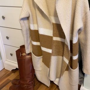 Lulu’s hooded beige cozy tunic sweater wrap